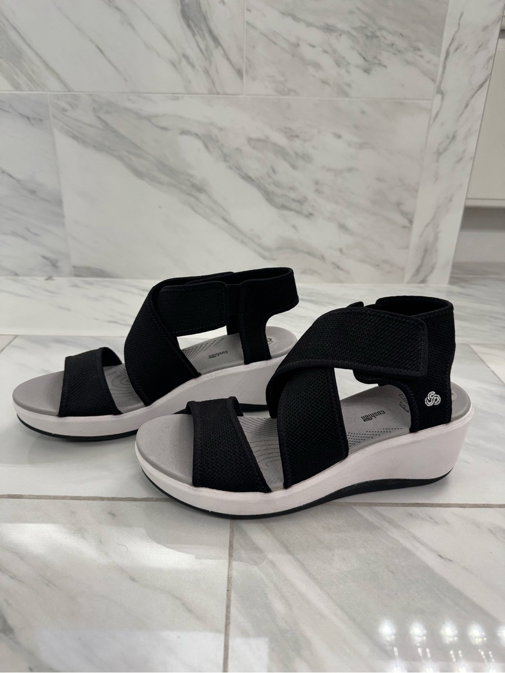 Clarks Cloudsteppers Black Wedge Sandals Size 9.5 New